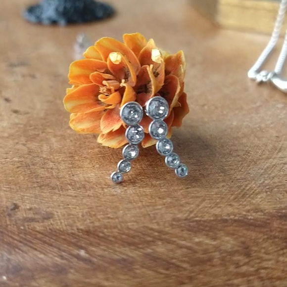 Swarovski White Rhodium Crystal Earrings NWOT - Picture 3 of 5